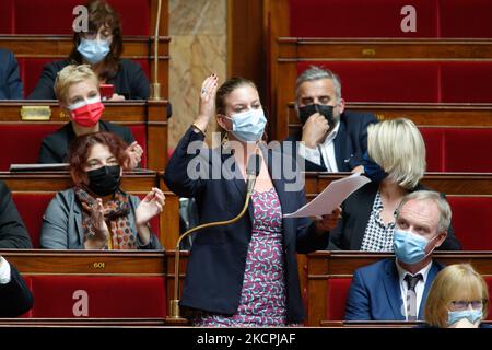 Mathilde Panot, die Partei der französischen Linken La France Insoumise (LFI), spricht bei der Fragestunde an die Regierung der französischen Nationalversammlung - 12. Oktober 2021, Paris (Foto: Daniel Pier/NurPhoto) Stockfoto