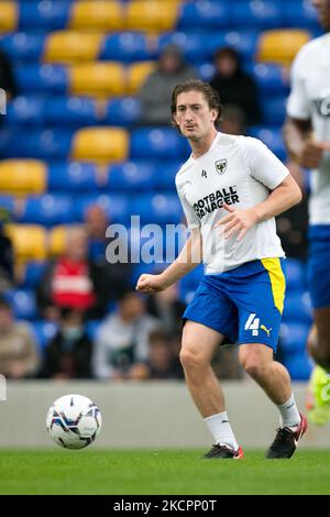 Alex Woodyard vom AFC Wimbledon erwärmt sich während des Sky Bet League 1-Spiels zwischen AFC Wimbledon und Sheffield Mittwoch im Pought Lane Stadium, London am Samstag, 16.. Oktober 2021. (Foto von Federico Maranesi/MI News/NurPhoto) Stockfoto