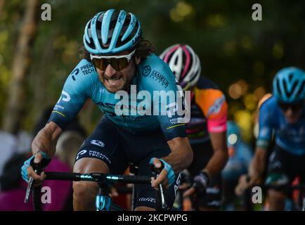 Die Teilnehmer des Muro della Tisa, einer Radtour in der Provinz Vicenza, während der ersten Ausgabe des Veneto Classic, des Profi-Radrennens 207km von Venedig nach Bassano del Grappa, das in der Region Venetien stattfand. Am Sonntag, den 17. Oktober 2021, in Bassano del Grappa, Venetien, Italien. (Foto von Artur Widak/NurPhoto über Getty Images) (Foto von Artur Widak/NurPhoto) Stockfoto