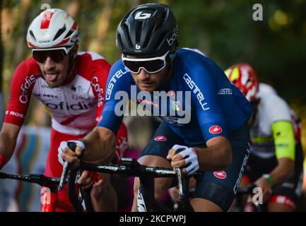 Die Teilnehmer des Muro della Tisa, einer Radtour in der Provinz Vicenza, während der ersten Ausgabe des Veneto Classic, des Profi-Radrennens 207km von Venedig nach Bassano del Grappa, das in der Region Venetien stattfand. Am Sonntag, den 17. Oktober 2021, in Bassano del Grappa, Venetien, Italien. (Foto von Artur Widak/NurPhoto über Getty Images) (Foto von Artur Widak/NurPhoto) Stockfoto