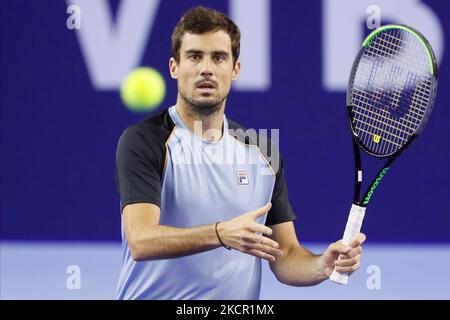 Guido Pella aus Argentinien während der Männer-Einzel-Runde des Tennismatches 32 des ATP 250 VTB Kremlin Cup 2021 International Tennis Tournament gegen Pedro Martinez aus Spanien im Luzhniki Palace of Sports am 19. Oktober 2021 in Moskau, Russland. (Foto von Mike Kireev/NurPhoto) Stockfoto