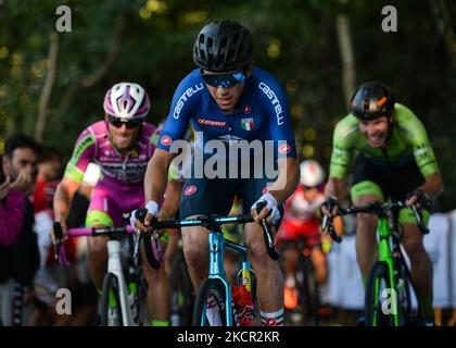 Die Teilnehmer des Muro della Tisa, einer Radtour in der Provinz Vicenza, während der ersten Ausgabe des Veneto Classic, des Profi-Radrennens 207km von Venedig nach Bassano del Grappa, das in der Region Venetien stattfand. Am Sonntag, den 17. Oktober 2021, in Bassano del Grappa, Venetien, Italien. (Foto von Artur Widak/NurPhoto) Stockfoto