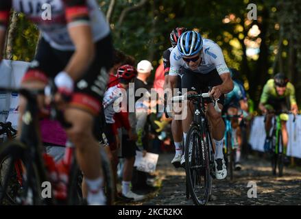 Die Teilnehmer des Muro della Tisa, einer Radtour in der Provinz Vicenza, während der ersten Ausgabe des Veneto Classic, des Profi-Radrennens 207km von Venedig nach Bassano del Grappa, das in der Region Venetien stattfand. Am Sonntag, den 17. Oktober 2021, in Bassano del Grappa, Venetien, Italien. (Foto von Artur Widak/NurPhoto) Stockfoto