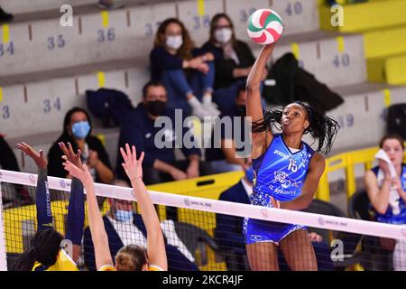 Sylvia Nwakalor (Il Bisonte Firenz) beim Volleyball Italian Serie A1 Frauenspiel Il Bisonte Firenz gegen Delta Despar Trentino am 20. Oktober 2021 im PalaRialdoli in Scandicci, Italien (Foto: Lisa Guglielmi/LiveMedia/NurPhoto) Stockfoto