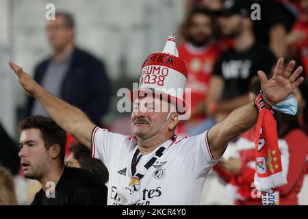 Benfica-Fans beim UEFA Champions League-Spiel der Gruppe E zwischen SL Benfica und dem FC Bayern München. Am 20. Oktober 2021 im Estadio da Luz, Lissabon. Portugal (Foto von Valter Gouveia/NurPhoto) Stockfoto