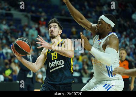 De Colo, Nando von Fenerbahce in Aktion während des Euroleague-Basketballspiels von Turkish Airlines zwischen Real Madrid und Fenerbahce am 21.. Oktober 2021 im Wizink Center in Madrid, Spanien. (Foto von Oscar Gonzalez/NurPhoto) Stockfoto