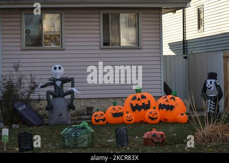 Halloween Dekorationen in Edmonton gesehen. Am Sonntag, den 21. August 2021, in Edmonton, Alberta, Kanada. (Foto von Artur Widak/NurPhoto) Stockfoto