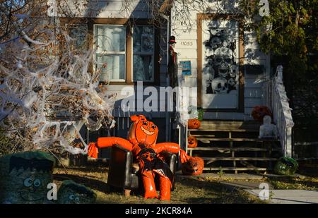 Halloween Dekorationen in Edmonton gesehen. Am Sonntag, den 21. August 2021, in Edmonton, Alberta, Kanada. (Foto von Artur Widak/NurPhoto) Stockfoto