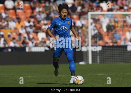 Lee Kang aus Mallorca im Einsatz beim La Liga Santander Spiel zwischen Valencia CF und RCD Mallorca im Estadio Mestalla am 23. Oktober 2021 in Valencia, Spanien. (Foto von Jose Breton/Pics Action/NurPhoto) Stockfoto