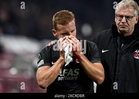 Dani de Wit während des Spiels verletzt CFR Cluj gegen Alkmaar Zaanstreek (AZ Alkmaar),UEFA Europa Conference League - Gruppe D, Dr. Constantin Radulescu Stadium, Cluj-Napoca, Rumänien, 21. Oktober 2021 (Foto: Flaviu Buboi/NurPhoto) Stockfoto