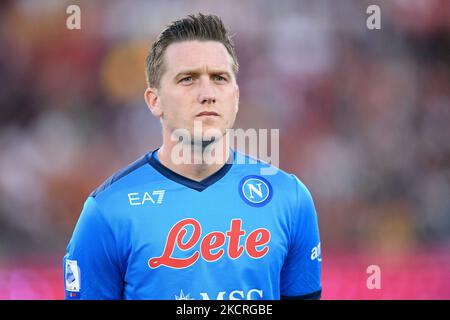 Piotr Zielinski vom SSC Napoli schaut während des Serie-A-Spiels zwischen AS Roma und SSC Napoli Calcio am 24. Oktober 2021 im Stadio Olimpico, Rom, Italien, nach. (Foto von Giuseppe Maffia/NurPhoto) Stockfoto