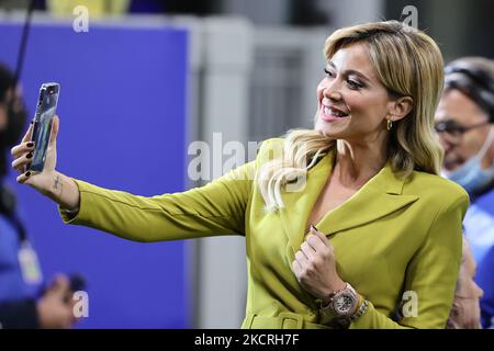 Diletta Leotta von DAZN Italia während des Fußballspiels der Serie A 2021/22 zwischen dem FC Internazionale und dem FC Juventus im Giuseppe-Meazza-Stadion, Mailand, Italien, am 24. Oktober 2021 (Foto: Fabrizio Carabelli/LiveMedia/NurPhoto) Stockfoto