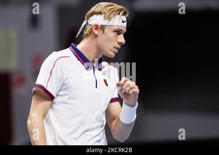 Denis Shapovalov aus Kanada während des Herren-Einzel-Tennisturniers der ATP 250 St. Petersburg Open 2021 gegen Pablo Andujar aus Spanien am 26. Oktober 2021 in der Sibur Arena in Sankt Petersburg, Russland, bei der Runde des 16. Tennisturniers. (Foto von Mike Kireev/NurPhoto) Stockfoto