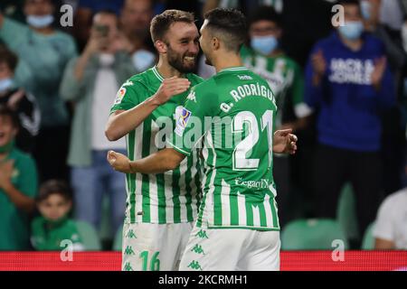 Die deutsche Pezzella von Real Betis feiert am 27. Oktober 2021 im Benito Villamarin in Sevilla, Spanien, ein Tor beim Spiel von La Liga Santander zwischen Real Betis und Valencia CF. (Foto von Jose Luis Contreras/DAX Images/NurPhoto) Stockfoto