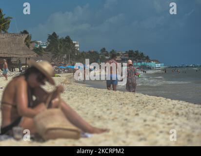 Gesamtansicht des Strandes in Playa Del Carmen. Am Donnerstag, den 28. Oktober 2021, in Playa Del Carmen, Quintana Roo, Mexiko. (Foto von Artur Widak/NurPhoto) Stockfoto