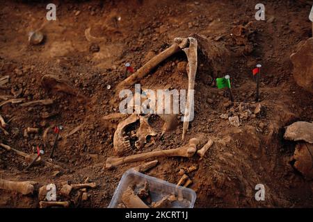 Überreste von Personen, die während des spanischen Bürgerkrieges von Franco-Truppen angeschossen wurden, wurden am 29.. Oktober 2021 in Belchite gefunden. (Foto von Juan Carlos Lucas/NurPhoto) Stockfoto