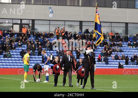 Oldham Athletic erinnert sich während des Sky Bet League 2-Spiels zwischen Oldham Athletic und Swindon Town im Boundary Park, Oldham, am Samstag, den 30.. Oktober 2021. (Foto von Eddie Garvey/MI News/NurPhoto) Stockfoto