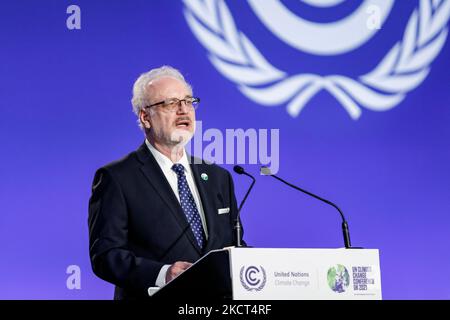 Egils Levits, Präsident von Lettland, spricht während der nationalen Statements Session in Cairn Gorm Plenary auf der UN-Klimakonferenz COP26 2021, die von UNFCCC am 2. November COP26 im Scottish Event Campus in Glasgow, Schottland, abgehalten wurde. Staatsoberhäupter kamen zu einem zweitägigen hochrangigen Gipfel in Glasgow an. COP26, die vom 31. Oktober bis 12. November in Glasgow stattfindet, wird die bedeutendste Klimakonferenz seit dem Pariser Gipfel 2015 sein, da die Nationen voraussichtlich neue Treibhausgasemissionsziele festlegen werden, um die globale Erwärmung zu verlangsamen und andere wichtige Verpflichtungen zu festigen. Stockfoto