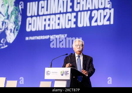 Fatih Birol, Executive Director der Internationalen Energieagentur, spricht während der letzten Sitzung des Kohlebündnisses während des fünften Tages der UN-Klimakonferenz COP26 2021, die von UNFCCC am 4. November COP26 im Scottish Event Campus in Glasgow, Schottland, abgehalten wurde. COP26, die vom 31. Oktober bis 12. November in Glasgow stattfindet, wird die bedeutendste Klimakonferenz seit dem Pariser Gipfel 2015 sein, da die Nationen voraussichtlich neue Treibhausgasemissionsziele festlegen werden, um die globale Erwärmung zu verlangsamen und andere wichtige Verpflichtungen zu festigen. (Foto von Dominika Zarzycka/ Stockfoto