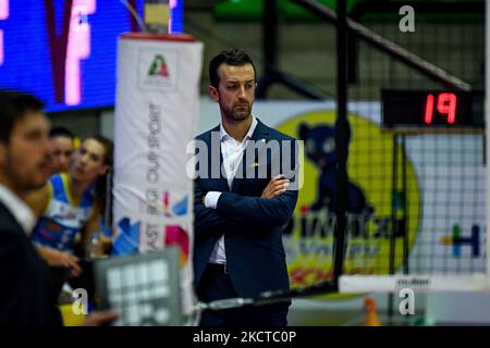 Daniele Santarelli (Coach Conegliano) während des italienischen Volleyball Serie A1 Frauenmatches Imoco Volley Conegliano gegen Unet E-Work Busto Arsizio am 06. November 2021 im Palaverde in Treviso, Italien (Foto von Ettore Griffoni/LiveMedia/NurPhoto) Stockfoto