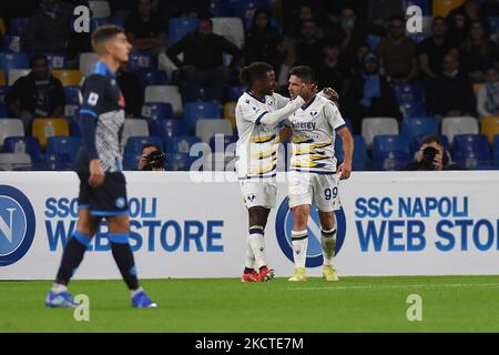 Giovanni Simeone vom FC Hellas Verona feiert nach dem Tor in der Serie Ein Spiel zwischen SSC Napoli und dem FC Hellas Verona am 7. November 2021 im Stadio Diego Armando Maradona Neapel Italien. (Foto von Franco Romano/NurPhoto) Stockfoto