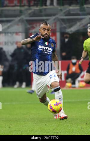 Arturo Vidal von Inter in Aktion während des Fußballspiels der Serie A zwischen dem AC Mailand und dem FC Internazionale im Giuseppe-Meazza-Stadion, am 07. November 2021 in Mailand, Italien (Foto: Mairo Cinquetti/NurPhoto) Stockfoto