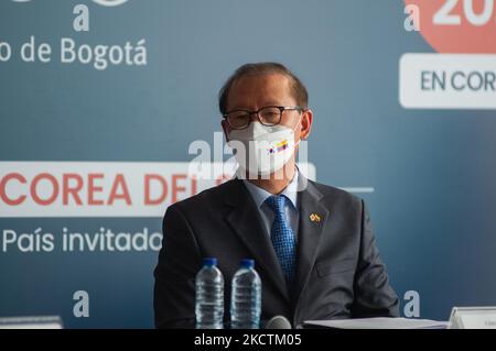 Choo Jong-Youn Botschafterin für die republik Südkorea in Kolumbien während der Ankündigung der Einladung der südkoreanischen Regierung zur internationalen Buchmesse 'Filbo' in Bogota am 10. November 2021 durch das kolumbianische Kulturministerium. (Foto von Sebastian Barros/NurPhoto) Stockfoto