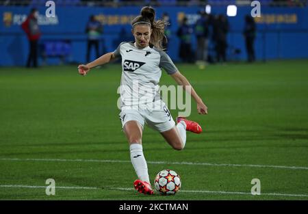 Katharina Naschenweng während des Spiels zwischen dem FC Barcelona und der TSG 1899 Hoffenheim, das der 3. Woche der Gruppenphase der UEFA Womens Champions League entspricht, spielte am 10.. November 2021 im Johan Cruyff Stadium in Barcelona, Spanien. -- (Foto von Urbanandsport/NurPhoto) Stockfoto