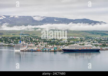 Luftaufnahme von Akureyri. Es ist die größte Stadt im nördlichen Teil Islands. Stockfoto
