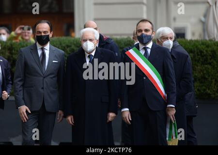 Der italienische Präsident Sergio Mattarella, Alberto Cirio und Stefano Lorusso, posiert für den Fotografen in Turin auf der Piazza Carignano am 12. november 2021, in Italien (Foto von Alberto Gandolfo/NurPhoto) Stockfoto