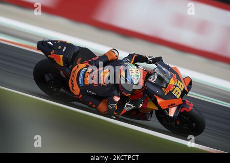 Brad Binder (33) aus Südafrika und Red Bull KTM Factory Racing beim freien Training des Gran Premio Red Bull de España auf dem Ricardo Tormo Circuit am 12. November 2021 in Valencia, Spanien. (Foto von Jose Breton/Pics Action/NurPhoto) Stockfoto