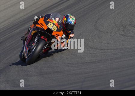 Brad Binder (33) aus Südafrika und Red Bull KTM Factory Racing während des Qualifyings des Gran Premio Red Bull de España auf dem Ricardo Tormo Circuit am 13. November 2021 in Valencia, Spanien. (Foto von Jose Breton/Pics Action/NurPhoto) Stockfoto