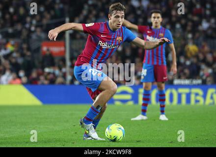 Nico Gonzalez spielte während des Spiels zwischen dem FC Barcelona und der RCD Espamnyol, das der Woche 14 der Liga Santandere entspricht, am 20.. November 2021 im Camp Nou Stadium in Barcelona, Spanien. -- (Foto von Urbanandsport/NurPhoto) Stockfoto