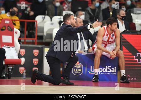 Couach ADRIANO VERTEMATI OpenJobMetis Varese während des LBA Italien Championship Matches zwischen Openjobmetis Varese und Bertram Derthona Tortona, in Varese, Italien, am 20. November 2021. (Foto von Fabio Averna/NurPhoto) Stockfoto