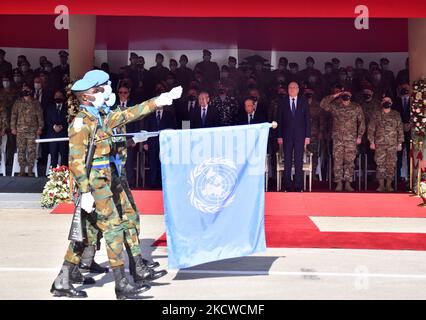 Truppen der libanesischen Armee nehmen an einer Militärparade zum 78.. Jahrestag des Unabhängigkeitstages des Libanon Teil, die am 22. November 2021 im Verteidigungsministerium in Yarzeh am östlichen Stadtrand von Beirut stattfindet. - Der Unabhängigkeitstag erinnert an das Ende des französischen Mandats im Libanon im November 1943. (Foto von Fadel Itani/NurPhoto) Stockfoto