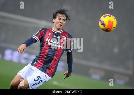 Bologna's Emanuel Vignato Portrait in Aktion während des italienischen Fußballspiel Serie A FC Bologna gegen FC Venezia am 21. November 2021 im Renato Dall&#39;Ara Stadion in Bologna, Italien (Foto von Ettore Griffoni/LiveMedia/NurPhoto) Stockfoto