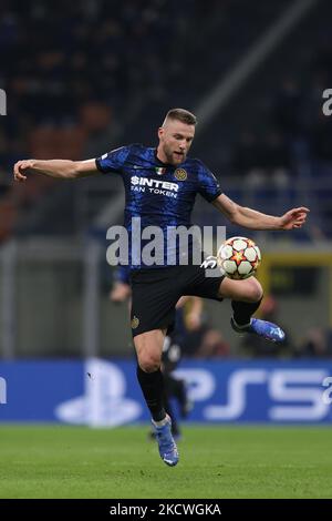 Milan Skriniar (FC Internazionale) im Einsatz während des UEFA Champions League Fußballspiels Inter - FC Internazionale gegen Shakhtar Donetsk am 24. November 2021 im Stadion Giuseppe Meazza - San Siro in Mailand, Italien (Foto: Francesco Scaccianoce/LiveMedia/NurPhoto) Stockfoto