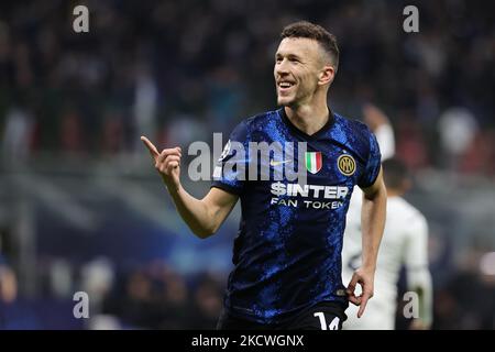 Ivan Perisic vom FC Internazionale reagiert während der UEFA Champions League 2021/22 Gruppenphase - Gruppe-D-Fußballspiel zwischen dem FC Internazionale und dem FC Shakhtar Donetsk am 24. November 2021 im Giuseppe-Meazza-Stadion, Mailand, Italien (Foto: Fabrizio Carabelli/LiveMedia/NurPhoto) Stockfoto