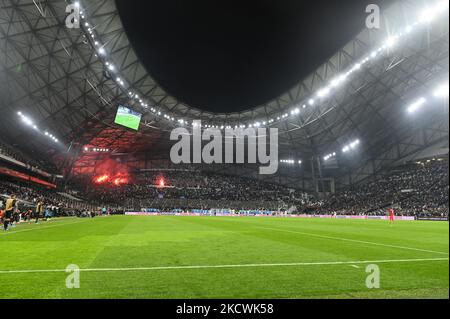 Marseille, Frankreich. 7. April 2022. Velodrome-Stadion während eines Fußballspieles der UEFA Conference League zwischen Olympique Marseille und dem FC PAOK (Foto: © Giannis Papanikos/ZUMA Press Wire) Stockfoto