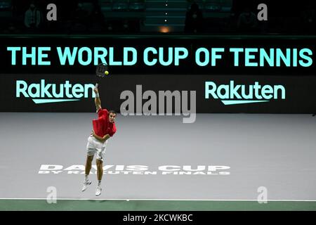 Der Kroatische Borna Gojo in Aktion während seines Spiels gegen den Australier Alexei Popyrin während des Tennis Internationals Davis Cup Finals 2021 - Gruppe D - Kroatien gegen Australien am 25. November 2021 im Pala Alpitour in Turin, Italien (Foto: Tonello Abozzi/LiveMedia/NurPhoto) Stockfoto