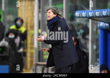 Italiens Chefcoach Milena Bertolini zeigt sich während der FIFA Fußball-Weltmeisterschaft Women 's FIFA Fußball-Weltmeisterschaft 2023 - Italien gegen die Schweiz am 26. November 2021 im Renzo Barbera Stadion in Palermo, Italien (Foto: Carmelo Imbesi/LiveMedia/NurPhoto) Stockfoto