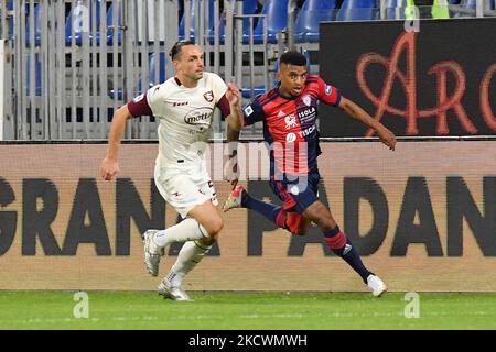 Henrique Dalbert von Cagliari Calcio während des italienischen Fußballs Serie A Spiel Cagliari Calcio gegen US Salernitana am 26. November 2021 im Unipol Domus in Cagliari, Italien (Foto: Luigi Canu/LiveMedia/NurPhoto) Stockfoto