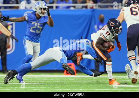 Chicago bears Wide Receiver Jakeem Grant (17) läuft mit dem Ball während eines NFL-Fußballspiels zwischen den Detroit Lions und den Chicago Bears in Detroit, Michigan, USA, am Donnerstag, 25. November 2021. (Foto von Amy Lemus/NurPhoto) Stockfoto