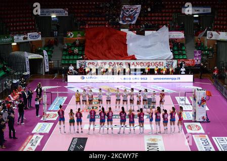 Eine Gesamtansicht von Pala Ubi Banca vor dem Volleyball Italianische Serie A1 Frauen Spiel Bosca S.Bernardo Cuneo gegen Vero Volley Monza am 28. November 2021 in der Pala Ubi Banca in Cuneo, Italien (Foto von Alberto Gandolfo/NurPhoto) Stockfoto