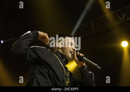 Die argentinische Sängerin und Songwriterin Elian Valenzuela, professionell bekannt als L-Gante Keloke, tritt während einer Show in Buenos Aires, Argentinien, am 29. November 2021 auf. (Foto von Matías Baglietto/NurPhoto) Stockfoto