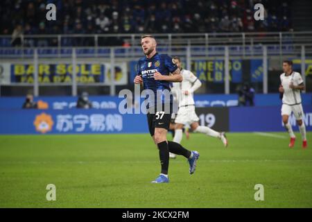 Milan Skriniar von Inter in Aktion während des Fußballspiels der Serie A zwischen dem FC Internazionale und Spezia Calcio im Giuseppe Meazza Stadion, am 01. Dezember 2021 in Mailand, Italien (Foto: Mairo Cinquetti/NurPhoto) Stockfoto