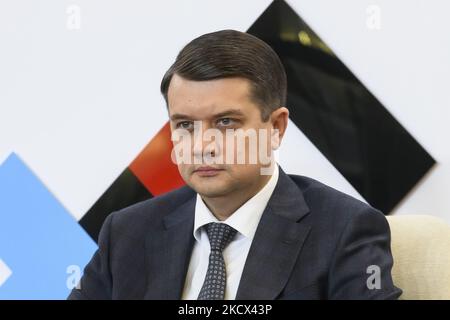 Der ehemalige Vorsitzende des ukrainischen parlaments Werchowna Rada Dmytro Razumkov während des Kiew-Sicherheitsforums am 1. Dezember 2021 in Kiew, Ukraine (Foto: Maxym Marusenko/NurPhoto) Stockfoto