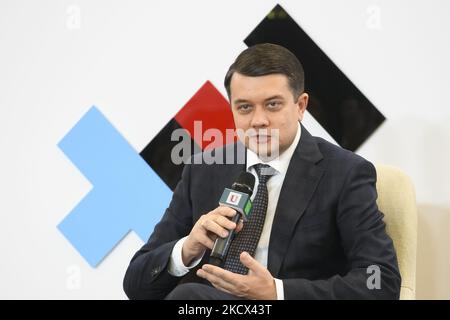 Der ehemalige Vorsitzende des ukrainischen parlaments Werchowna Rada Dmytro Razumkov während des Kiew-Sicherheitsforums am 1. Dezember 2021 in Kiew, Ukraine (Foto: Maxym Marusenko/NurPhoto) Stockfoto