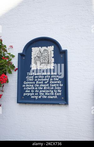 Die High Street in St. Peter Port, Guernsey, Teil der Kanalinseln, Großbritannien Stockfoto