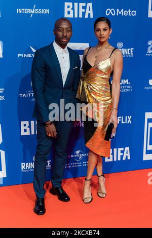 LONDON, GROSSBRITANNIEN - 05. DEZEMBER 2021 2021: Alesha Dixon (L) und Azuka Ononye nehmen am 05. Dezember 24. an der Verleihung der British Independent Film Awards (BIFA) im Old Billingsgate in London, England, Teil. (Foto von Wiktor Szymanowicz/NurPhoto) Stockfoto